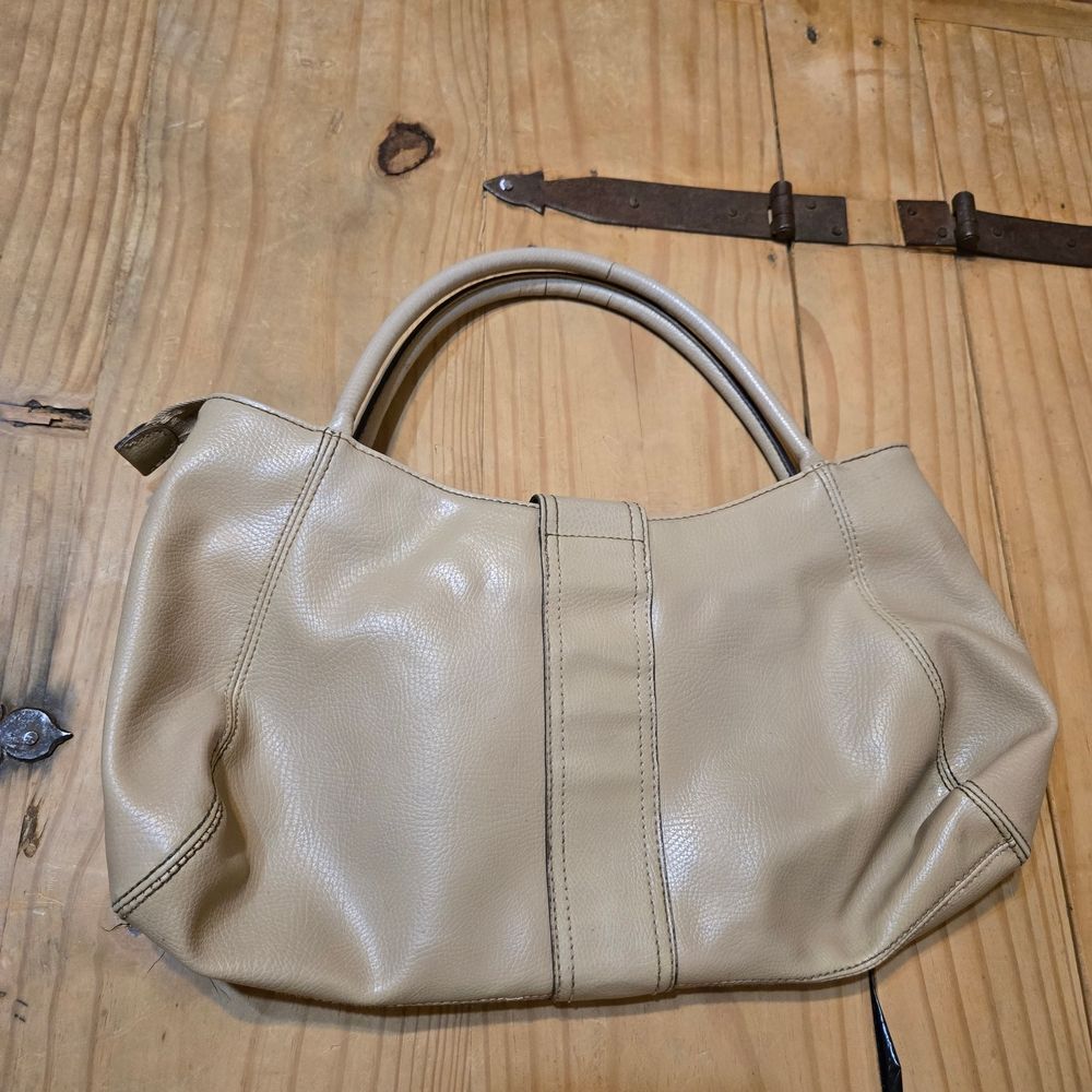 Elegant Tan Women's Purse - Picture 2 of 7